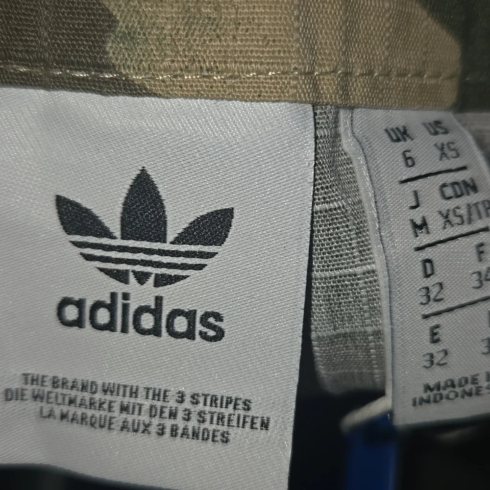 NWT Adidas Camouflage Cargo Track Pants Size XS - Picture 8 of 8